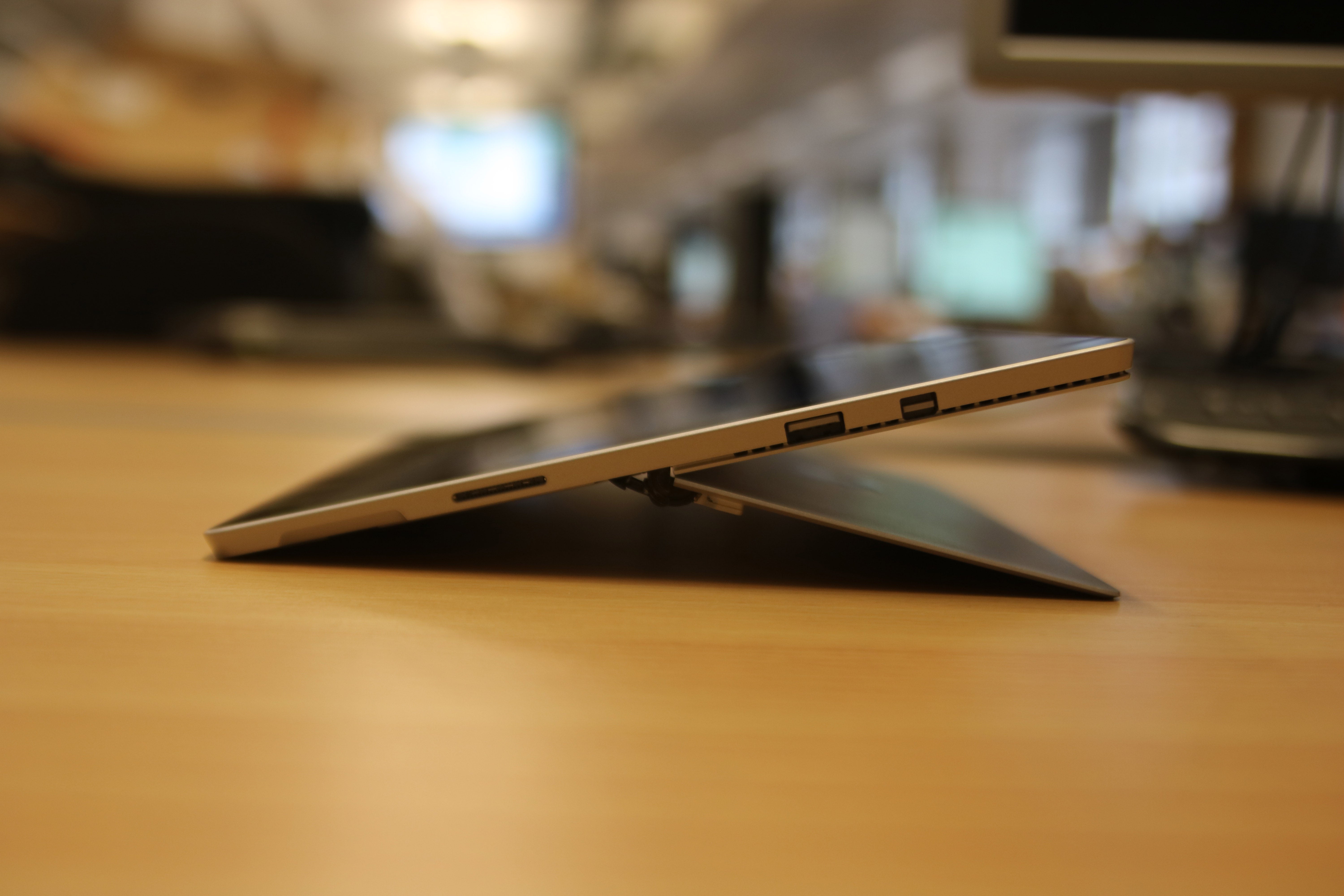 The ports on the Microsoft Surface pro 4, inc mini DisplayPort