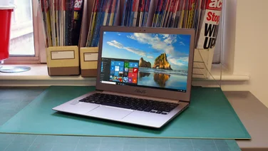 Asus UX303UA teaser