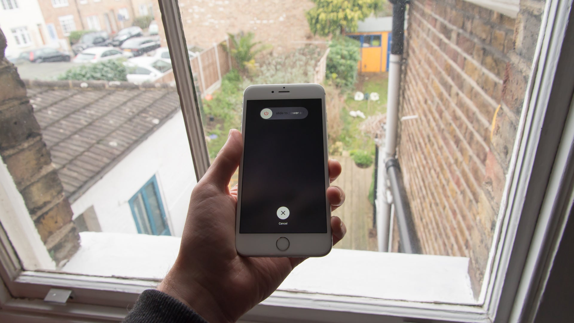 Refresh iPhone hold power button