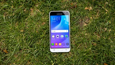 Samsung Galaxy J3 lead