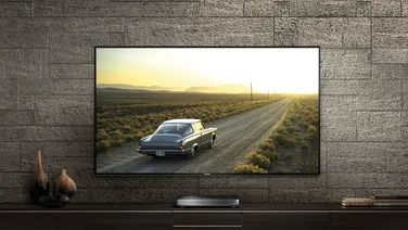 Panasonic TX-58DX902B lifestyle