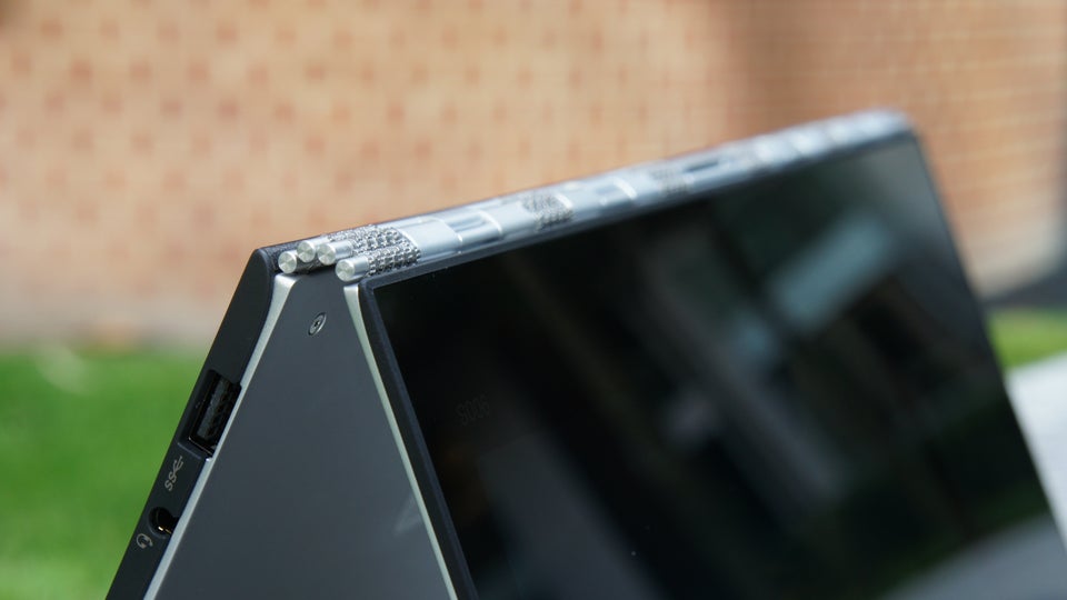 Lenovo Yoga 900S hinge