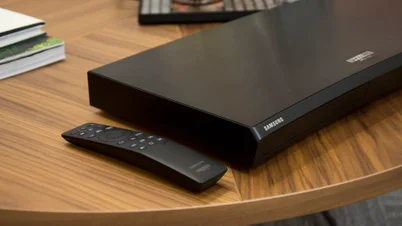 M9500 Samsung UBD-M9500 review: The 4K Blu-ray player you can stream movies ...