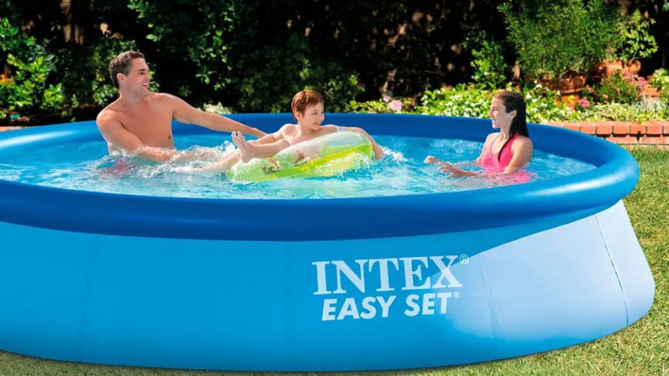 Intex Easy Set Swimming Pool in a garden 