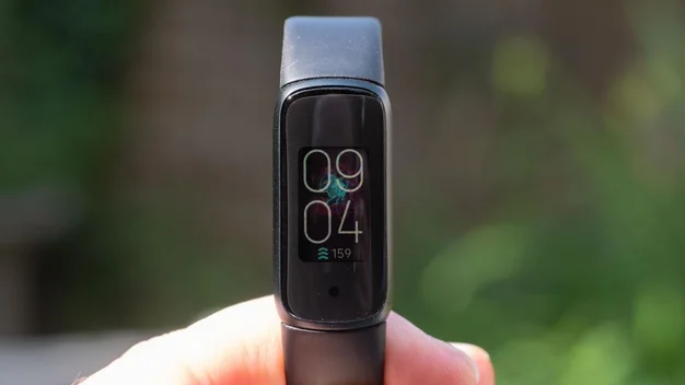 Galaxy fit 2025 e vs fitbit