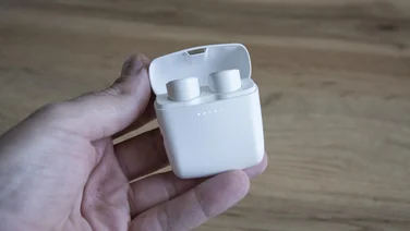 Cambridge Melomania 1 Plus review - case open