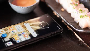Honor Magic V2 from front