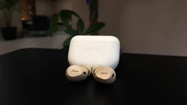 Jabra Elite 10 outside case, in front and angled