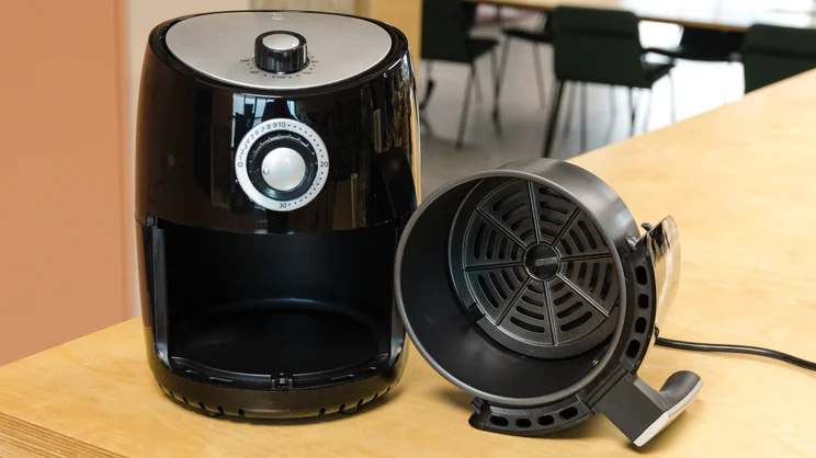 Best small air fryer - Tower T17023 2.2L