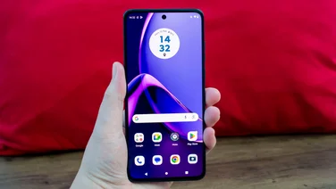 Motorola Moto G84 5G review - featured image