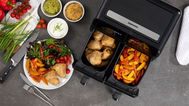 daewoo air fryer with food inside and on plate feature - what can you not put in an air fryer