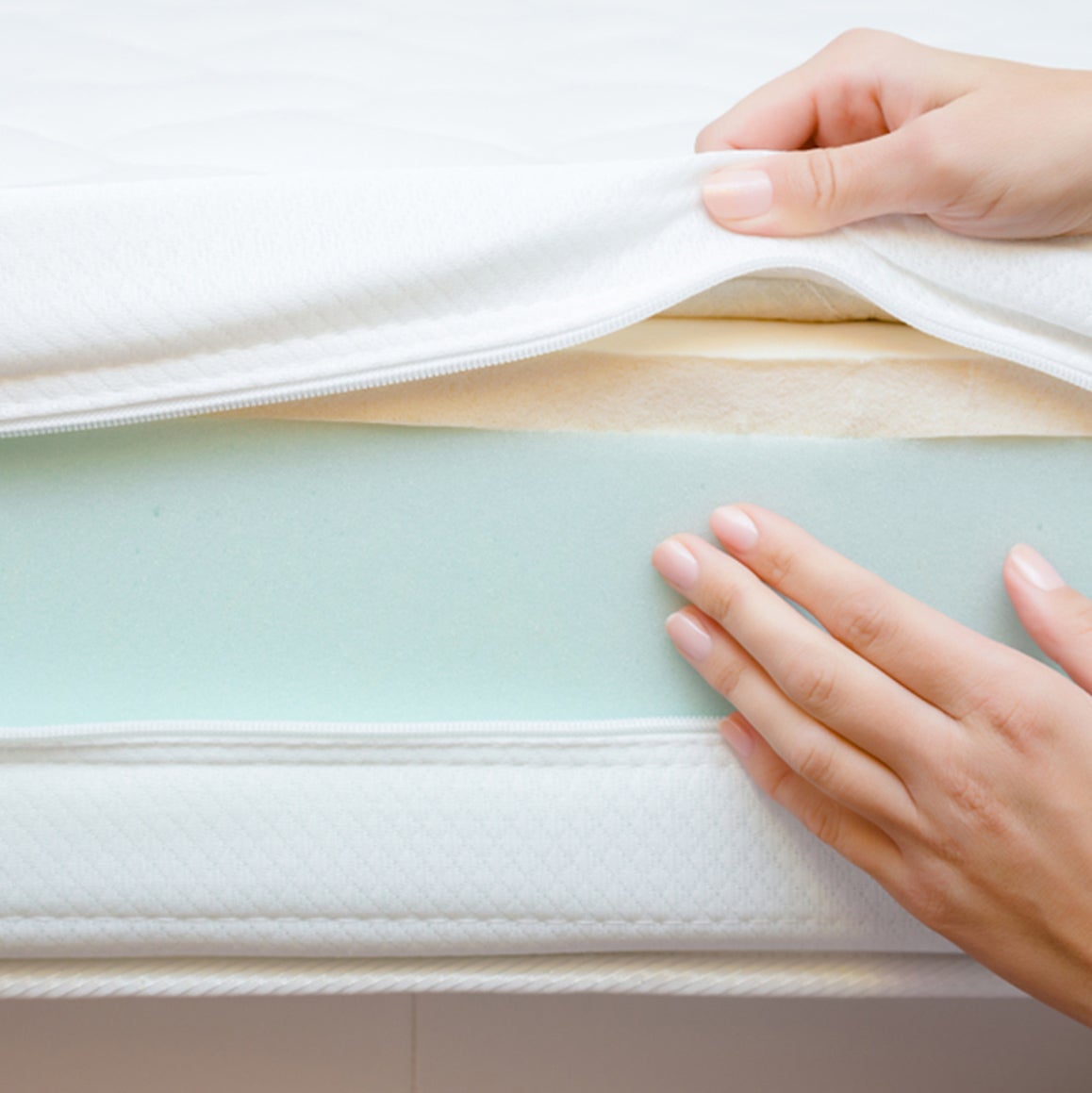What is the difference between memory foam and latex on a mattress