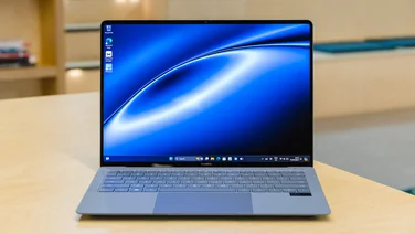 Front on view of the Huawei Matebook X Pro screen