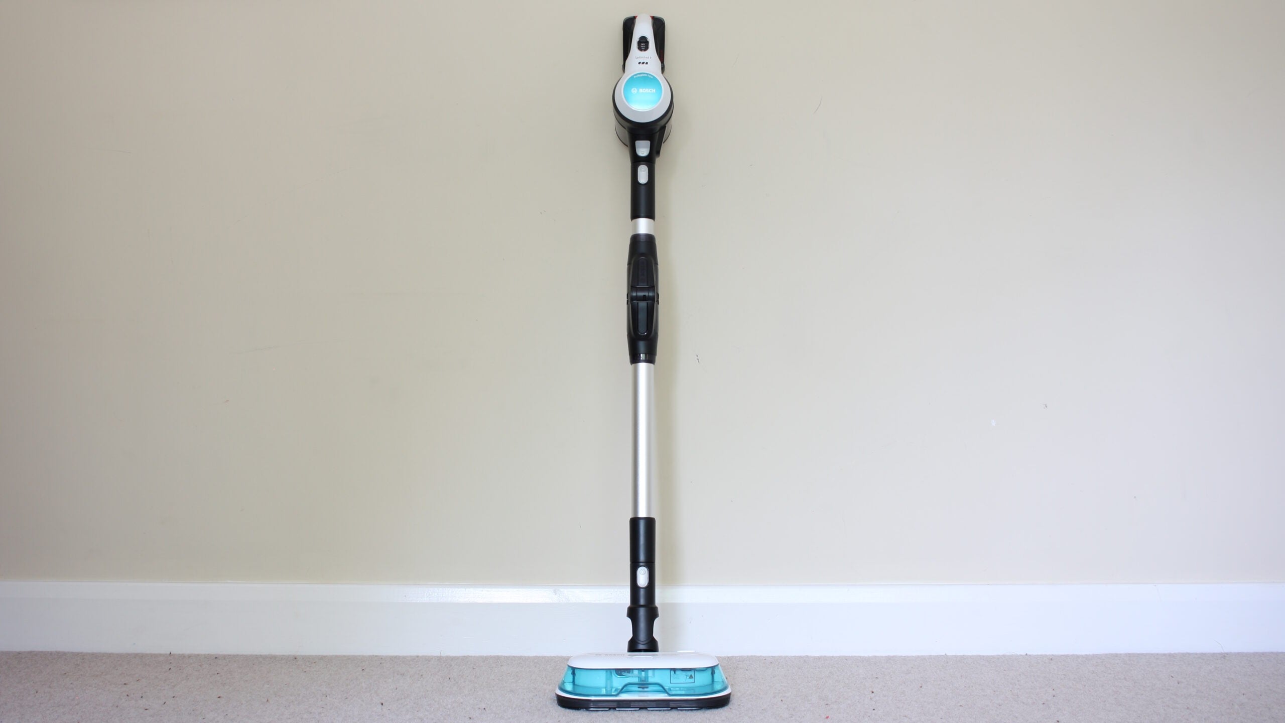 Bosch Unlimited 7 ProHygienic Aqua review A vacuum cleaner that can also mop hard floor