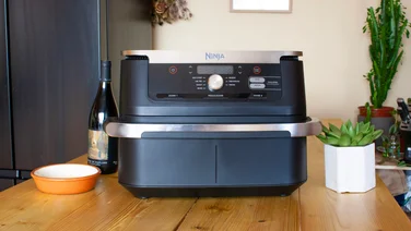 Ninja Foodi FlexDrawer Dual Air Fryer (AF500UK) review. Front of the Ninja Foodi FlexDraw on a wooden surface