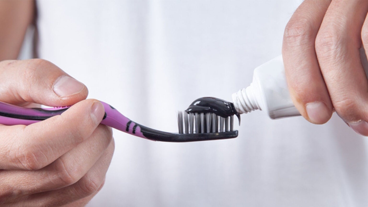 How to naturally whiten teeth Nonharmful products and methods