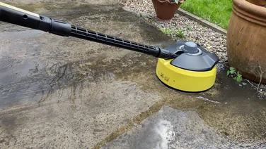 karcher pressure washer being used on concrete - how to use a pressure washer