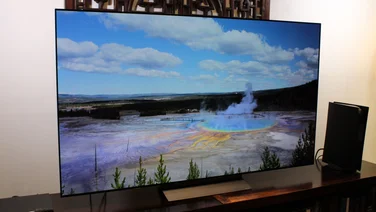 lg_c4_oled_review_left_view