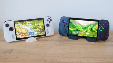 Image displaying the Asus ROG Ally and Asus ROG Ally X next to each other on their stands