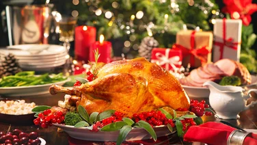 I've cooked my christmas dinner in an air fryer header Christmas picture showing a cooked turkey