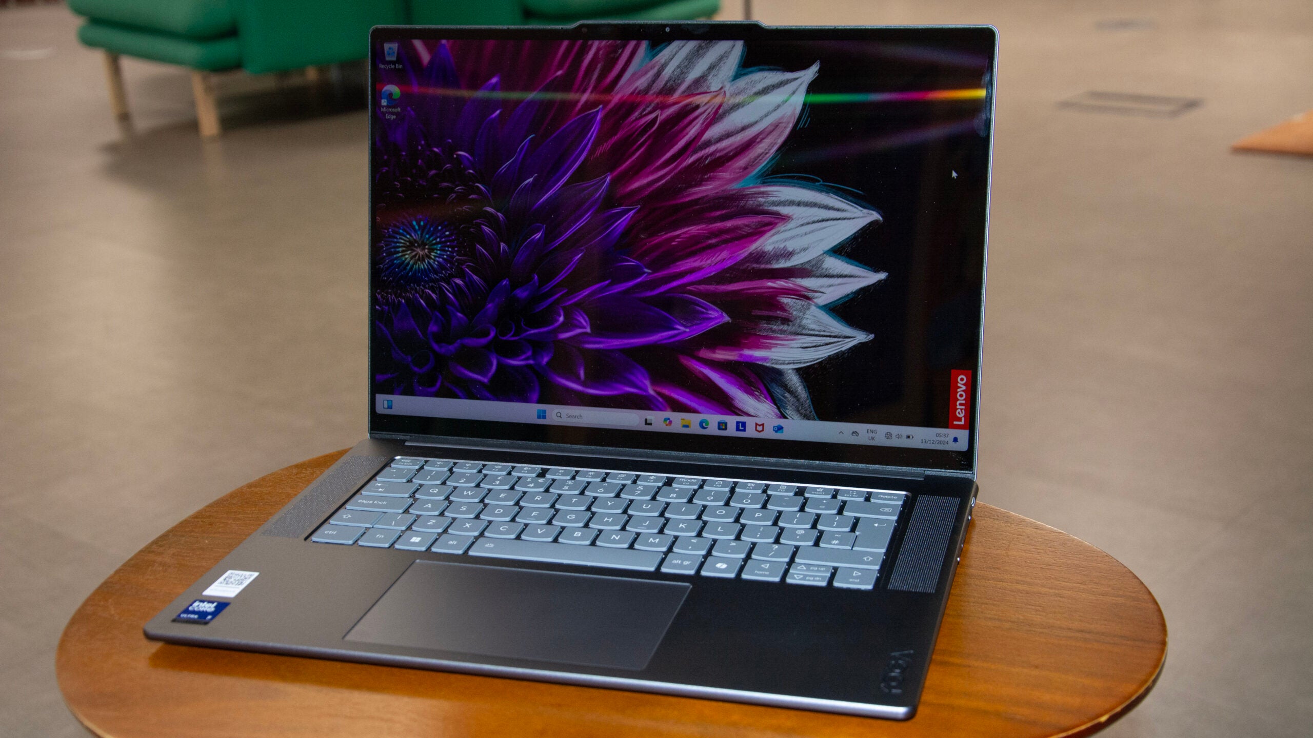 Lenovo Yoga Slim 7i Gen 9 Aura Edition review: In touching