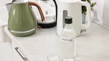 How to descale a kettle 3 kettles and cleaning equipment