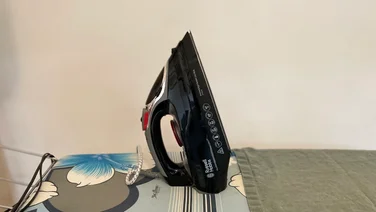 Russell Hobbs PowerSteam Ultra steam iron water tank