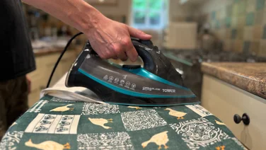 Tower Ceraglide Elite T22013 4 iron being used