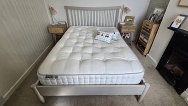 Simba Earth Apex mattress wide shot
