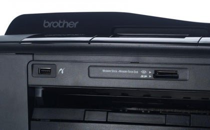 Brother DCP-J715W Memory slot