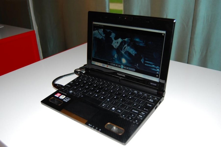 Toshiba NB550D netbook