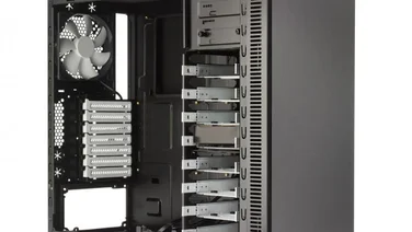 Fractal Design R3 interior