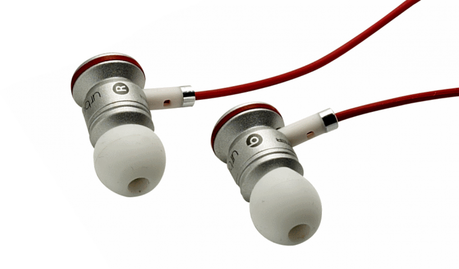 HTC Sensation XL beats headphones