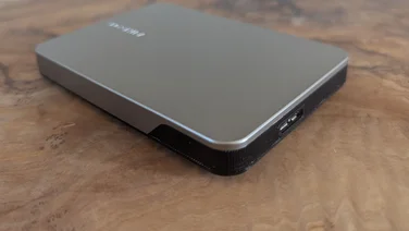 Toshiba Canvio Flex from side, ports visible