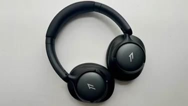 The 1MORE SonoFlow SE HQ31 over-ear headphones laid flat on a white table