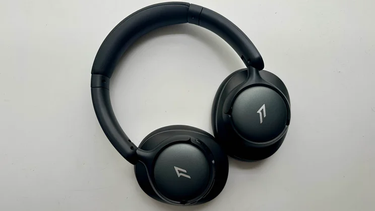 The 1MORE SonoFlow SE HQ31 over-ear headphones laid flat on a white table