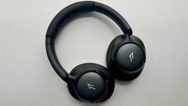 The 1MORE SonoFlow SE HQ31 over-ear headphones laid flat on a white table