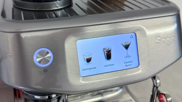 A close up of the Sage Barista Touch Impress' touchscreen, showing the cold brew coffee option