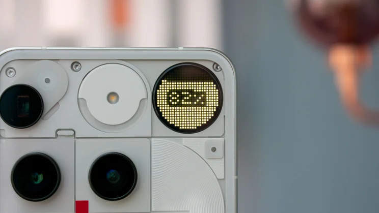 Nothing Phone (3)'s rear Glyph Matrix interface showing the battery percentage