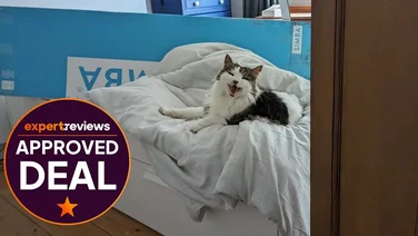 The Simba Hybrid mattress on a bed frame, with duvet and cat on top. A badge reads: "Expert Reviews approved deal".