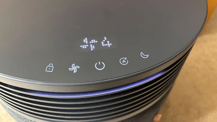 A closeup of the Blueair Signature air purifier's display