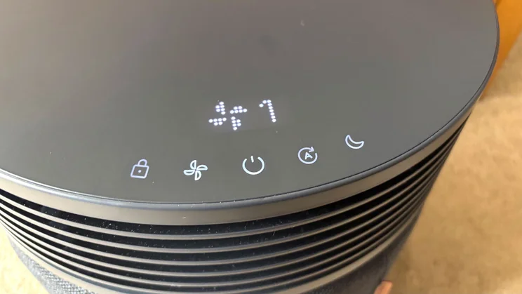 A closeup of the Blueair Signature air purifier's display