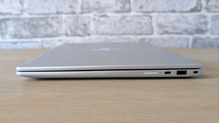 The input and output ports on the right-hand edge of the HP EliteBook X Flip G1i convertible laptop