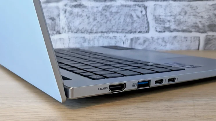 A close up picture of the left edge of the Acer Aspire 14 AI laptop