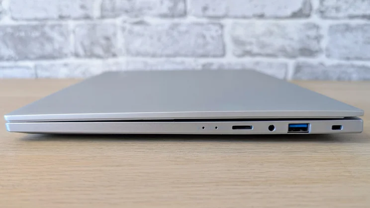 A photo of the right edge of the Acer Aspire 14 AI laptop