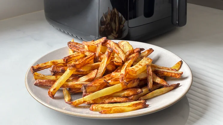 A plate of chips after having been cooked in the Bosch Series 6 Air Fryer