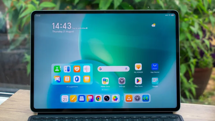 Honor Magic Pad 3 with the display on