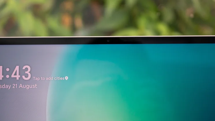 Close up of the Honor Magic Pad 3's selfie camera