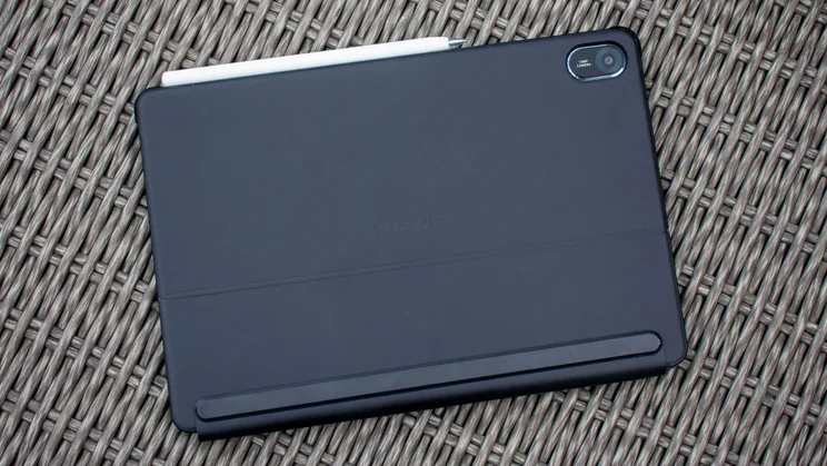 Huawei MatePad 11.5 (2025) with keyboard case, folded