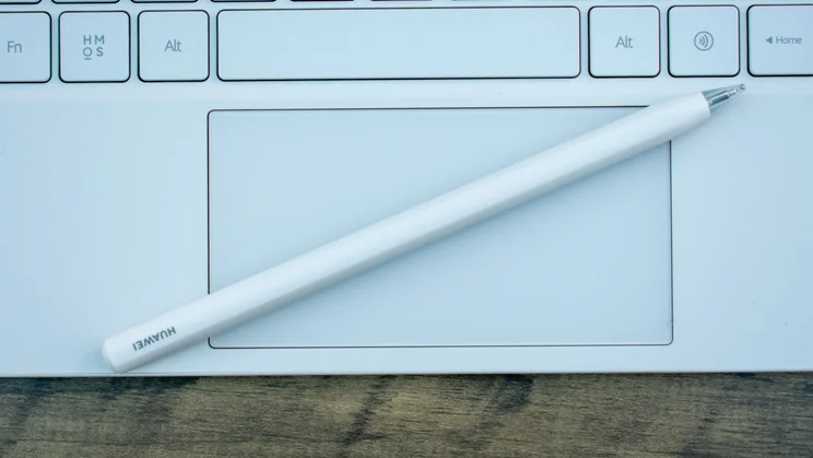 Huawei MatePad Pro (2025)'s stylus sat across the keyboard